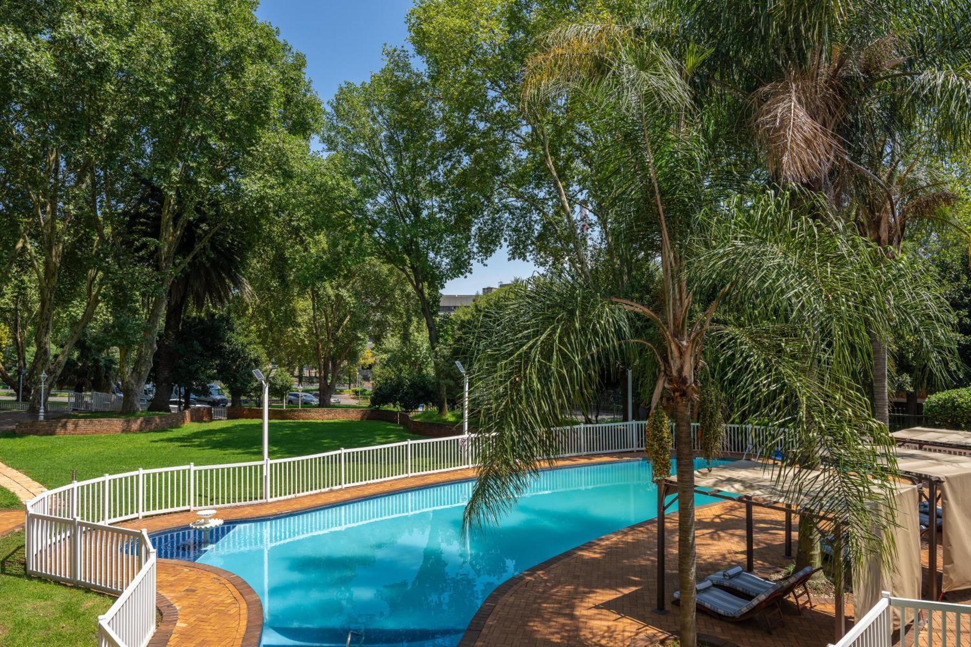 Holiday Inn - Johannesburg Sunnyside Park, An Ihg Hotel Εξωτερικό φωτογραφία