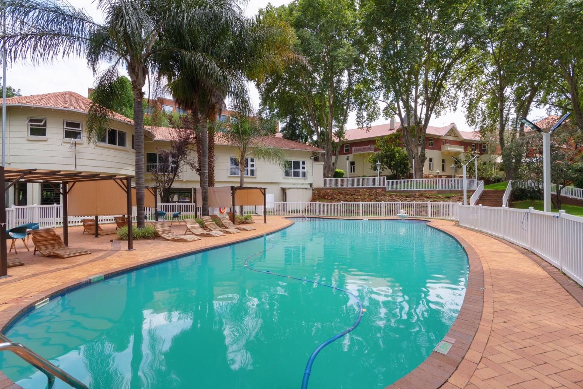 Holiday Inn - Johannesburg Sunnyside Park, An Ihg Hotel Εξωτερικό φωτογραφία