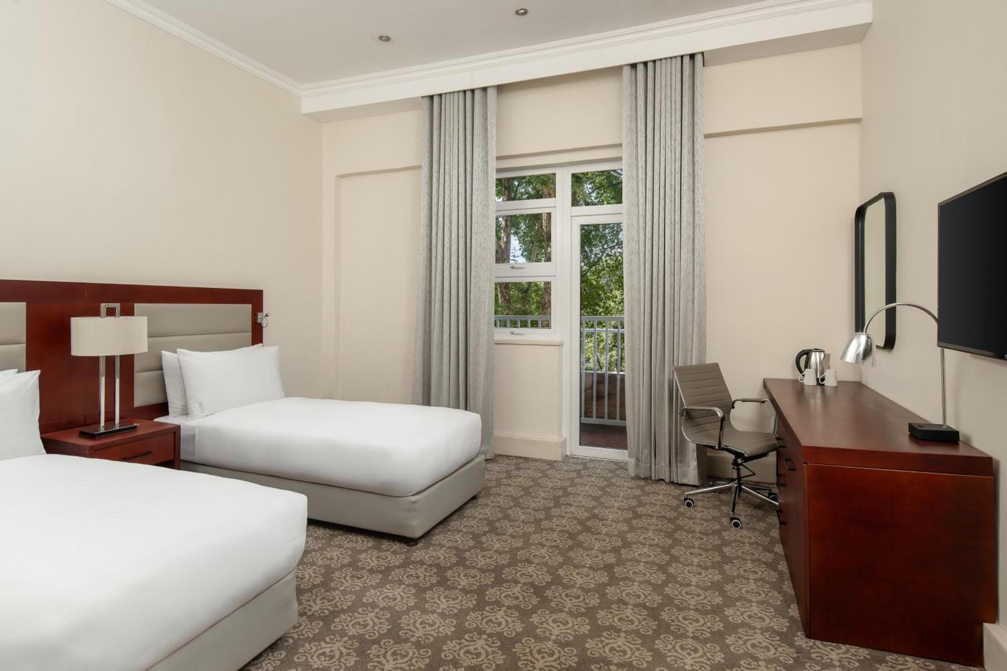 Holiday Inn - Johannesburg Sunnyside Park, An Ihg Hotel Εξωτερικό φωτογραφία