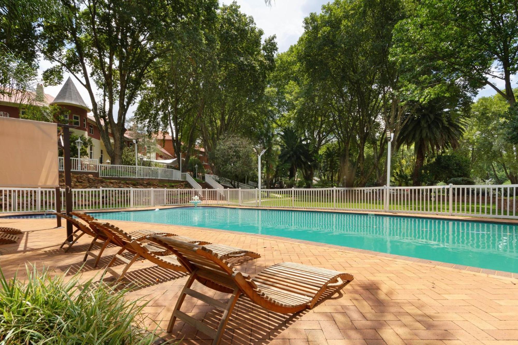 Holiday Inn - Johannesburg Sunnyside Park, An Ihg Hotel Εξωτερικό φωτογραφία